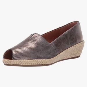 Gentle Souls Women's Leather Lydia A-Line 2 Peep Toe Espadrille Wedge Pewter 7.5
